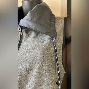 Under armor vest, size medium